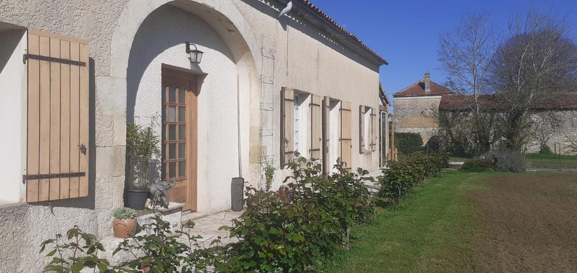 Arts & Passion Bed and Breakfast Mirambeau  Exteriör bild